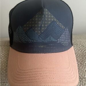 Mountain Design Black and Tan Hat